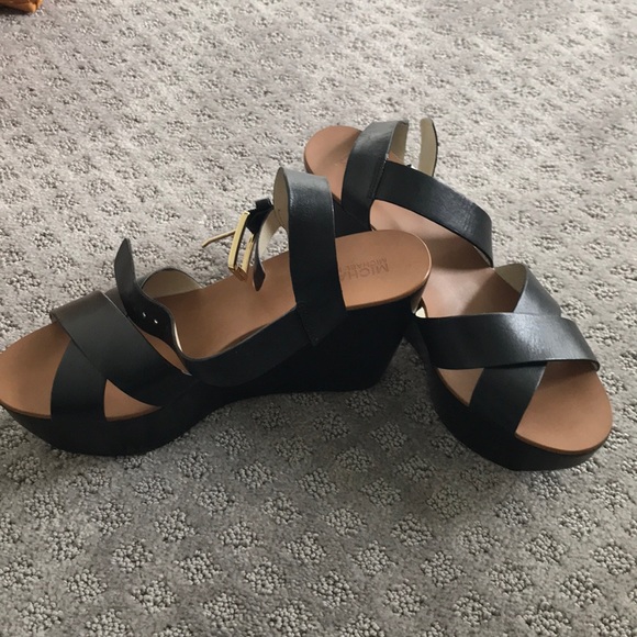 NEW Michael Kors Platforms - Picture 5 of 5